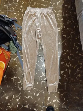 Conjunto chándal terciopelo beige