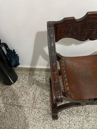 Poltrona Coloniale in Legno e Pelle