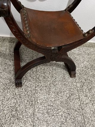 Poltrona Coloniale in Legno e Pelle