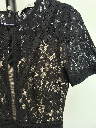 Vestido negro encaje