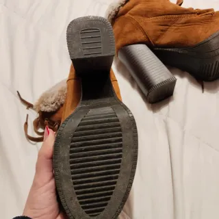 Botines Marrones con Tacón y Pelo