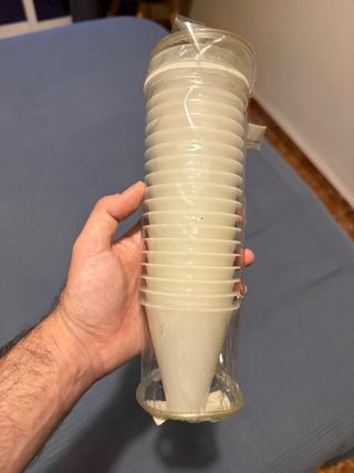 Vasos rígidos fluorescentes para playa