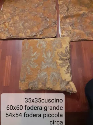 Cuscino e 2 fodere dorate