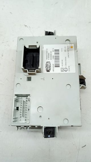 CAJA RELES / FUSIBLES FIAT 500 L (330)