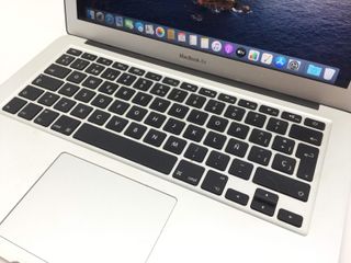 portatil apple apple macbook air core i5 1.8 13 (2017) (a1466)