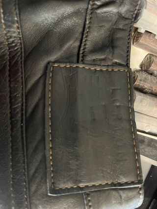 Pantalón de cuero negro del corte inglés
