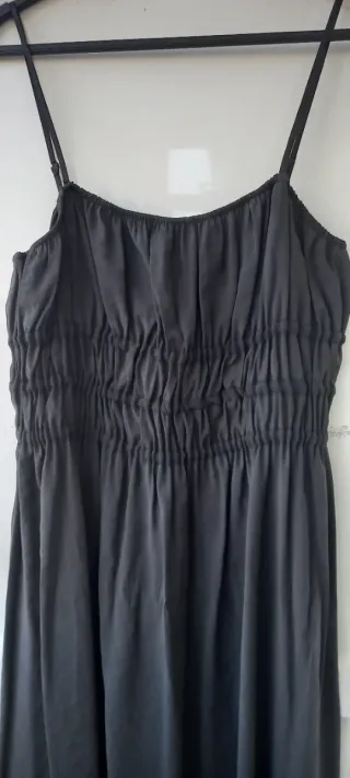 Vestido midi negro Zara