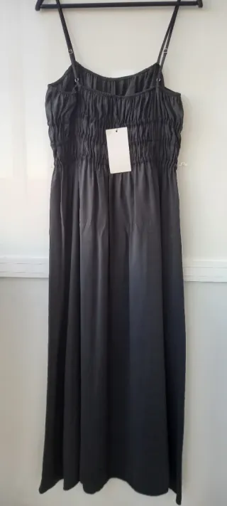 Vestido midi negro Zara