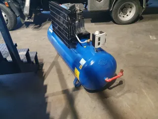 Compresor FIAC 200L sin usar