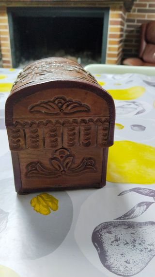 Joyero colonial madera y cuero