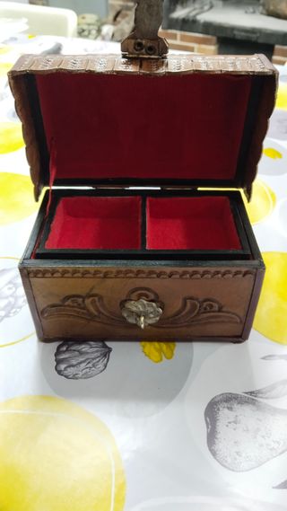 Joyero colonial madera y cuero