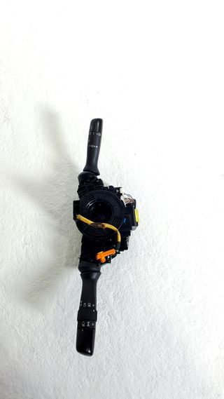 MANDO LUCES TOYOTA YARIS