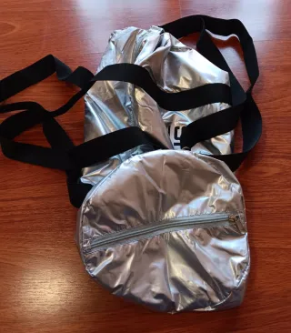 Bolsa de deporte Lotus plateada y negra