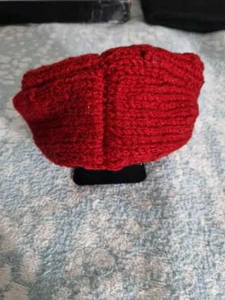 Diadema de punto roja