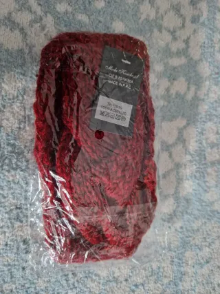 Diadema de punto roja