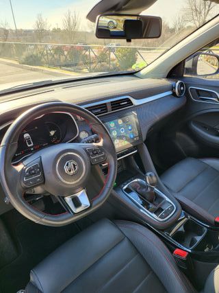 MG ZS Luxury Automático 2023 111cv