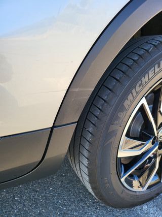 MG ZS Luxury Automático 2023 111cv