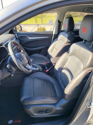 MG ZS Luxury Automático 2023 111cv