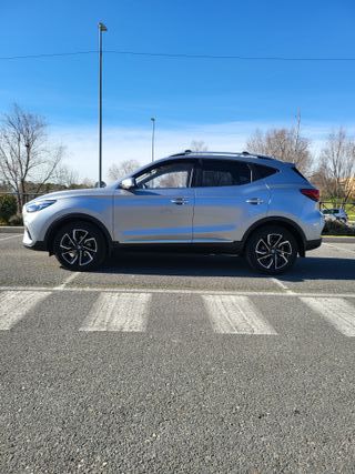 MG ZS Luxury Automático 2023 111cv