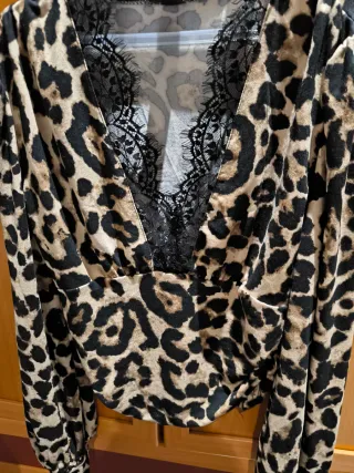 Blusa leopardo con encaje