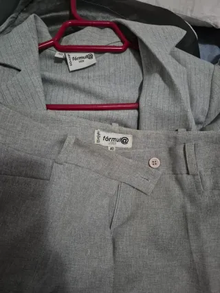 Traje de chaqueta gris mujer