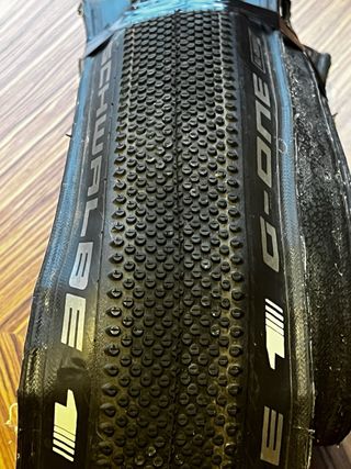 Cubierta Schwalbe G-One Gravel 35mm
