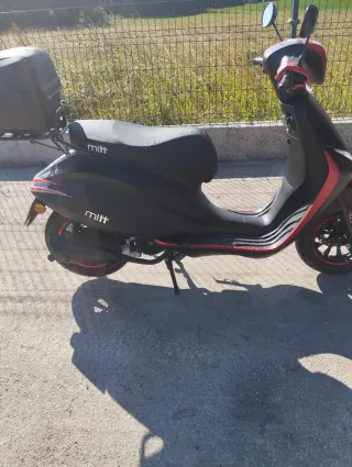 Moto Scooter 125 . Muy Nueva con solo 1000km
