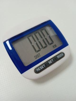 PODOMETRO DIGITAL (CONTADOR DE PASOS)