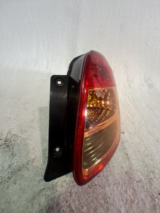 PILOTO TRASERO DERECHO SUZUKI SX4 (2)