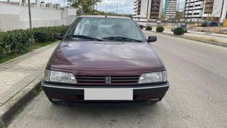 Coche histórico (Peugeot 405 SRI de 1993)