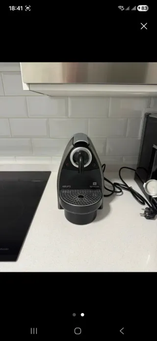 Cafetera Nespresso Krups Essenza XN2001