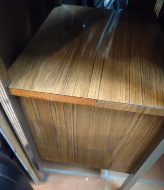 Comodini retrò in metallo e legno