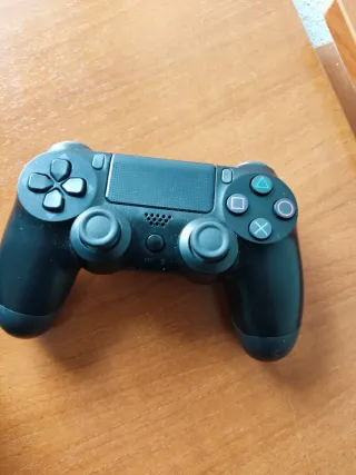 PS4 (PlayStation 4) Nera + Gioco