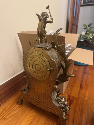 Reloj de sobremesa de latón