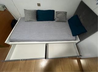Cama con cajones de almacenaje