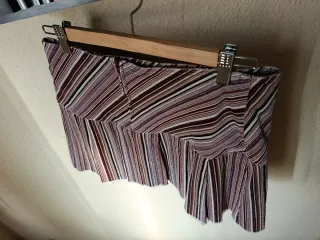 Minifalda de pana con hebillas