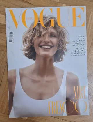 Vendo 2 revistas Vogue 2024