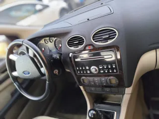 Ford Focus Sedán Guía