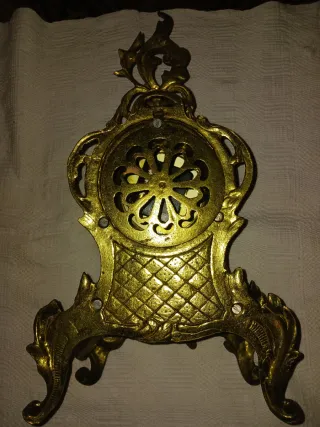 Reloj de mesa antiguo de bronce