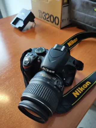 Cámara Nikon D3200 Reflex + Accesorios