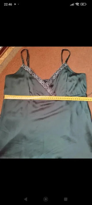 Lencero elegante con encaje – Satén verde