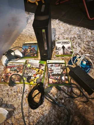 Xbox 360 120GB + 5 Juegos + 2 mandos