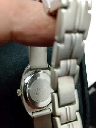 In vendita lotto di 3 orologi da donna al quarzo