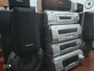 Minicadena Technics Plata y Negro