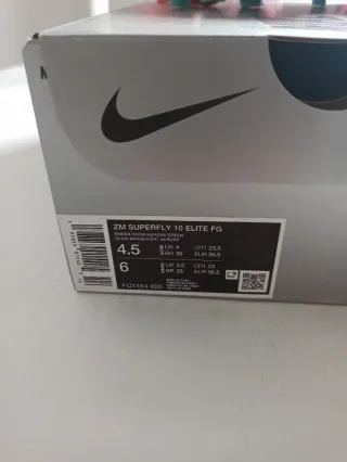 Botas de fútbol Nike Mercurial Rojas.