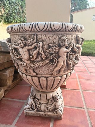 Macetero de piedra decorativo 80€ cada pieza