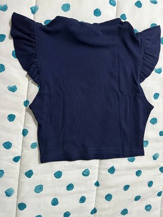 TOP AZUL MARINO CON VOLANTES