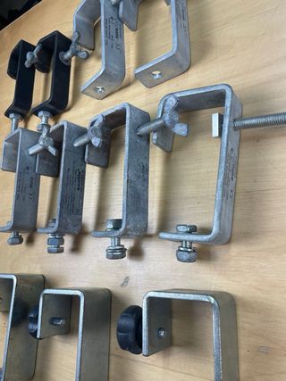 Garras de sujeción para iluminación