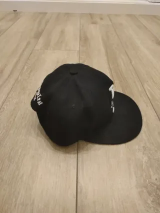 Gorra Negra Ajustable