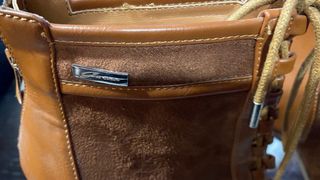 Botines Abiertos Marrones con Cordones